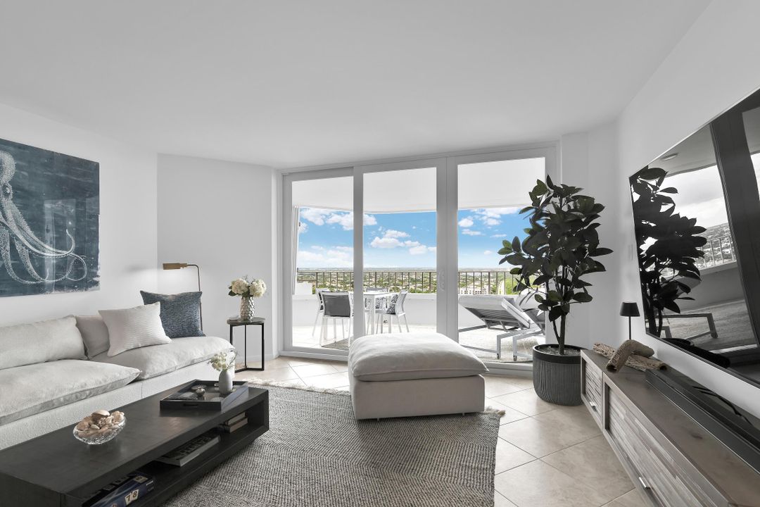 合同活跃: $10,000 (2 贝兹, 2 浴室, 1446 平方英尺)