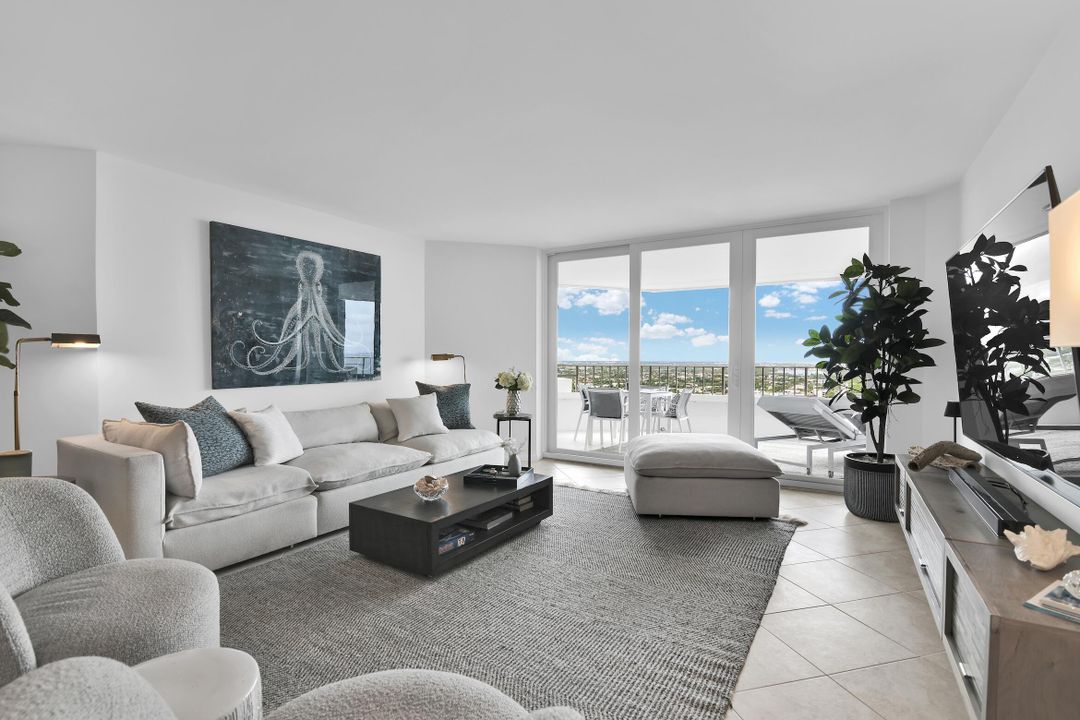 合同活跃: $10,000 (2 贝兹, 2 浴室, 1446 平方英尺)