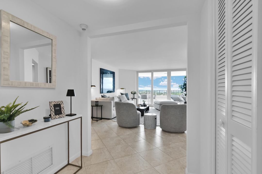 合同活跃: $10,000 (2 贝兹, 2 浴室, 1446 平方英尺)