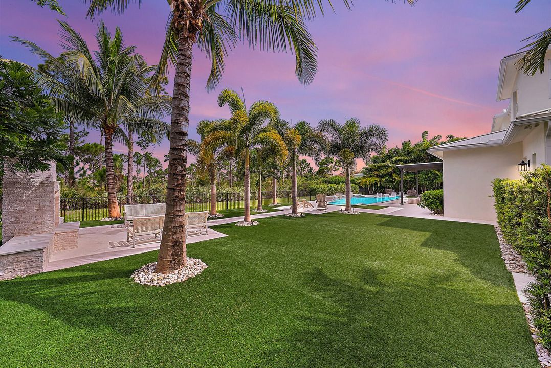 合同活跃: $3,999,990 (5 贝兹, 4 浴室, 4183 平方英尺)