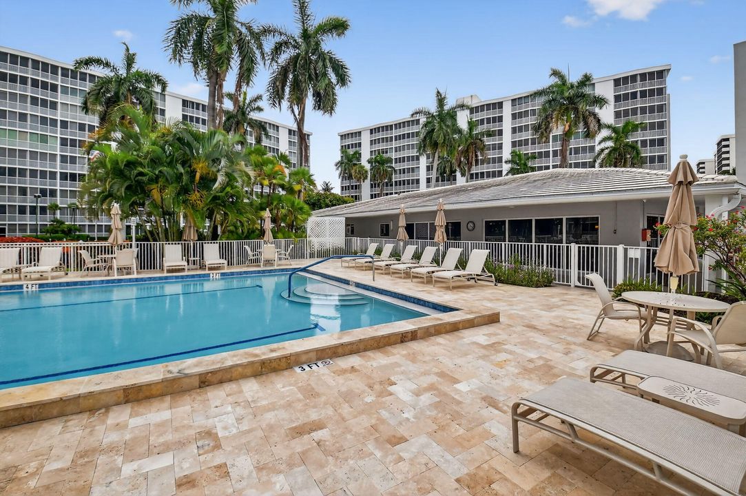 Под контрактом: $7,500 (2 спален, 2 ванн, 1201 Квадратных фут)