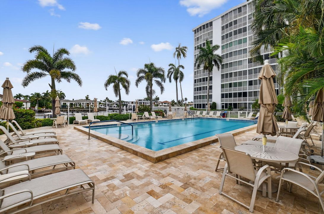 Под контрактом: $7,500 (2 спален, 2 ванн, 1201 Квадратных фут)