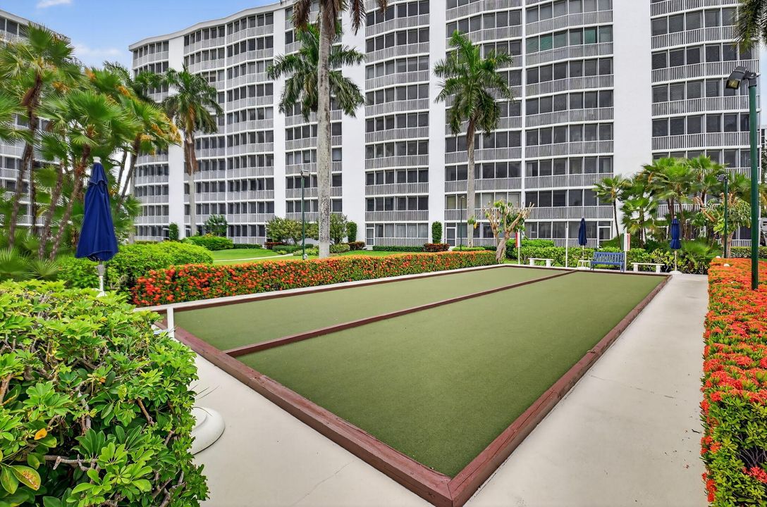 Под контрактом: $7,500 (2 спален, 2 ванн, 1201 Квадратных фут)