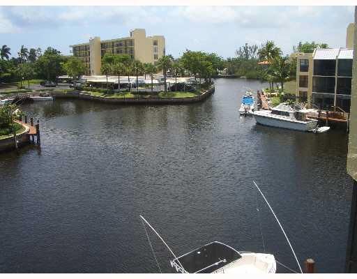 Active With Contract: $2,000 (2 beds, 1 baths, 1010 Square Feet)