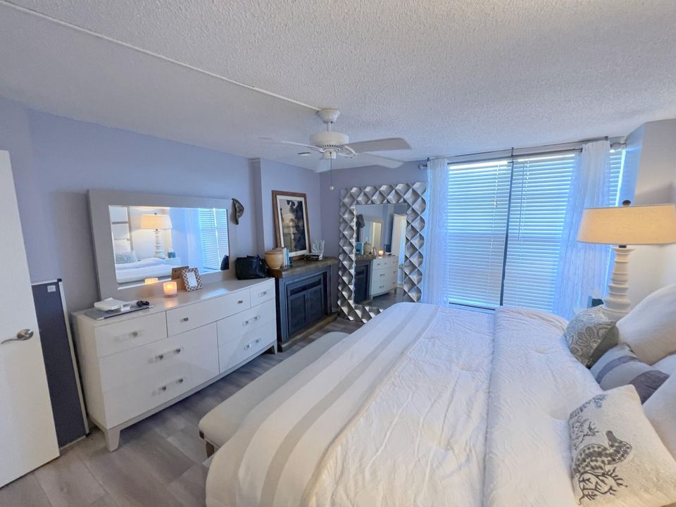 Active With Contract: $2,000 (2 beds, 1 baths, 1010 Square Feet)