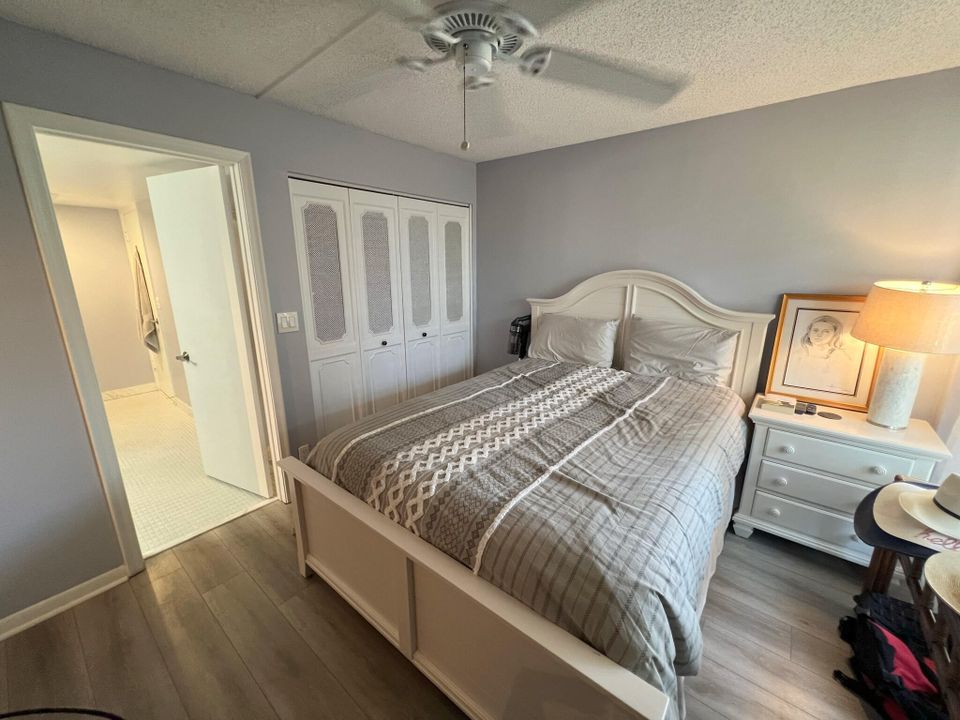 Active With Contract: $2,000 (2 beds, 1 baths, 1010 Square Feet)