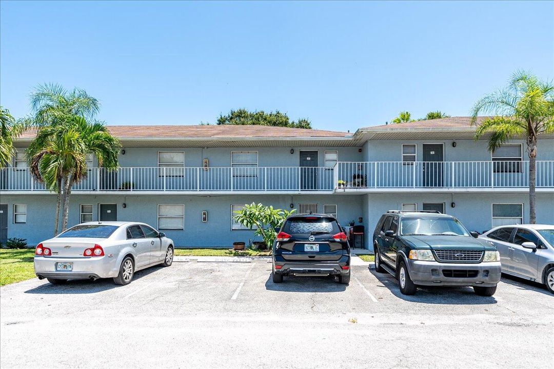 Activo con contrato: $125,000 (2 camas, 2 baños, 744 Pies cuadrados)