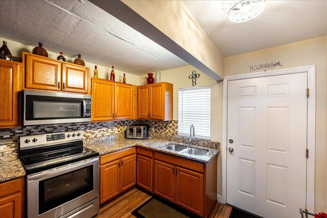 Activo con contrato: $125,000 (2 camas, 2 baños, 744 Pies cuadrados)