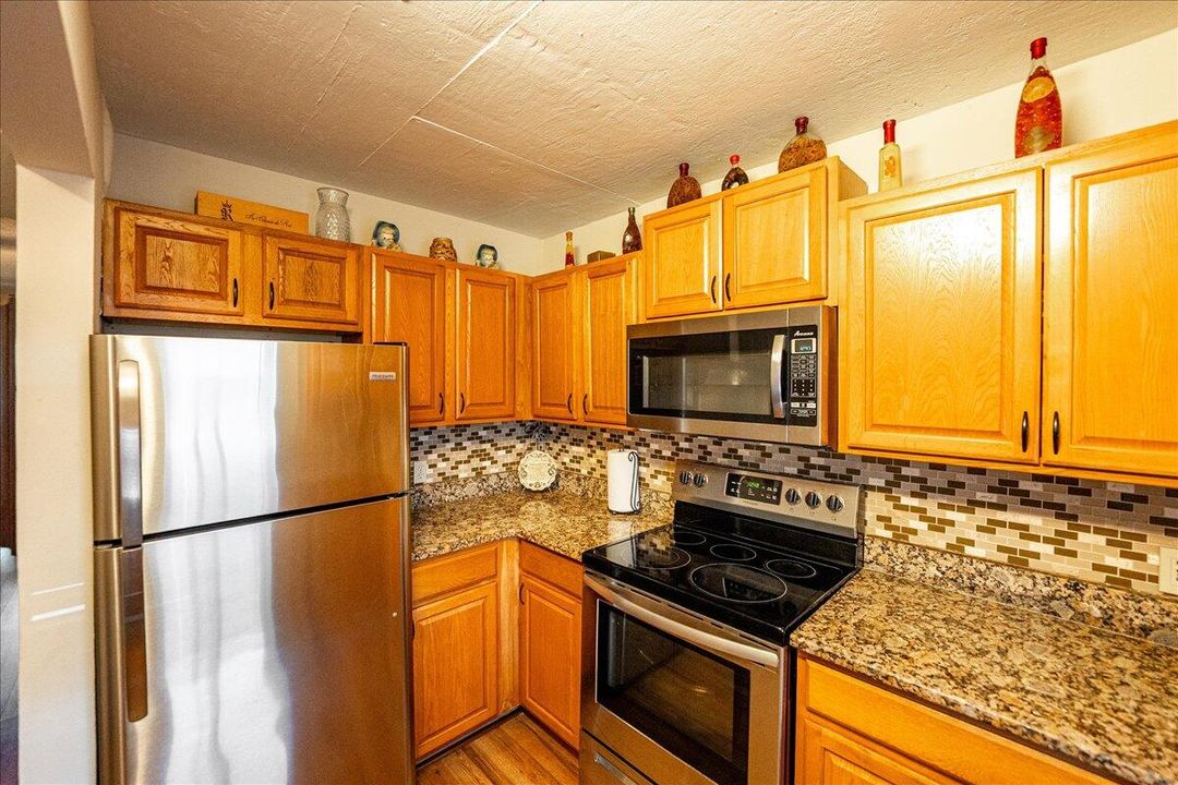 Activo con contrato: $125,000 (2 camas, 2 baños, 744 Pies cuadrados)