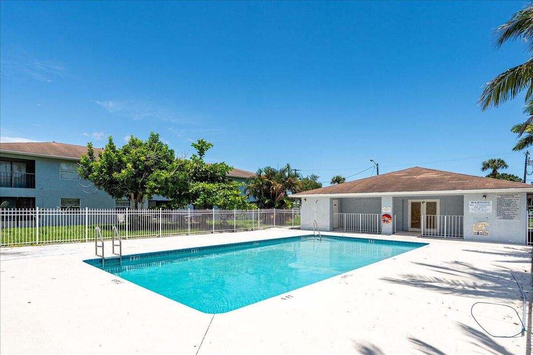 Activo con contrato: $125,000 (2 camas, 2 baños, 744 Pies cuadrados)