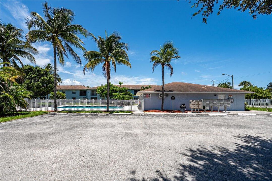 Activo con contrato: $125,000 (2 camas, 2 baños, 744 Pies cuadrados)