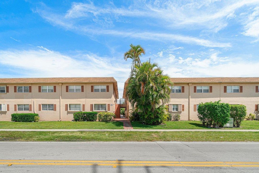 For Sale: $159,000 (1 beds, 1 baths, 512 Square Feet)