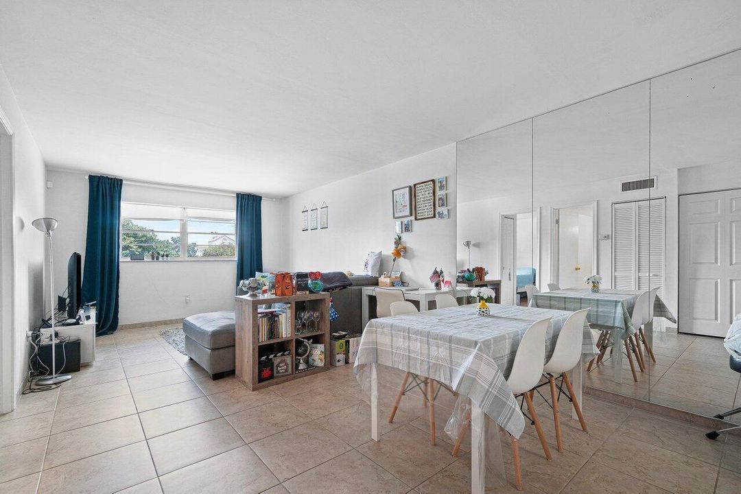 For Sale: $159,000 (1 beds, 1 baths, 512 Square Feet)