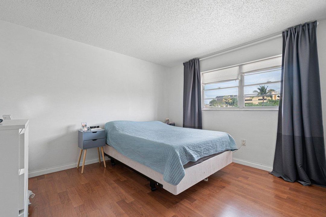 For Sale: $159,000 (1 beds, 1 baths, 512 Square Feet)