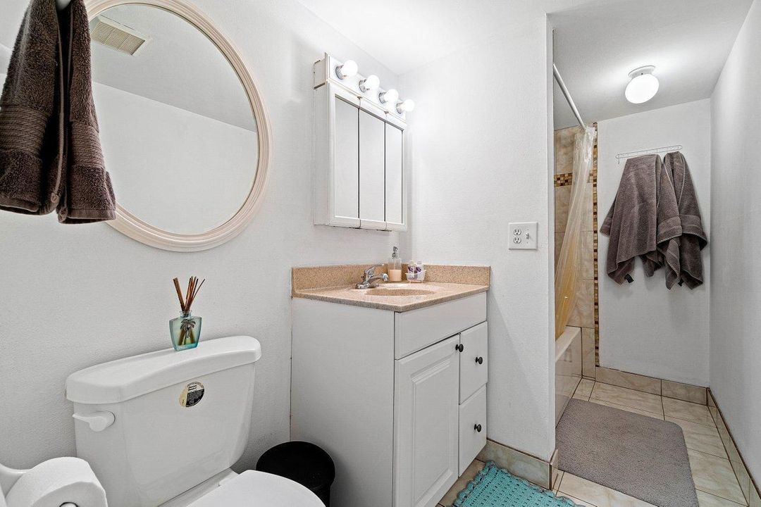 For Sale: $159,000 (1 beds, 1 baths, 512 Square Feet)