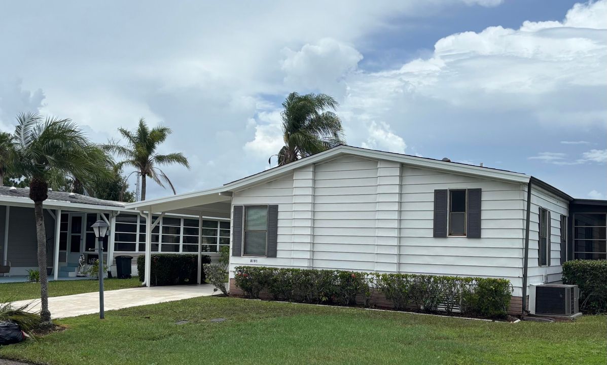 Active With Contract: $141,000 (2 beds, 2 baths, 962 Square Feet)