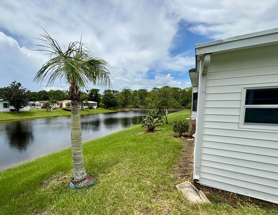 Active With Contract: $141,000 (2 beds, 2 baths, 962 Square Feet)