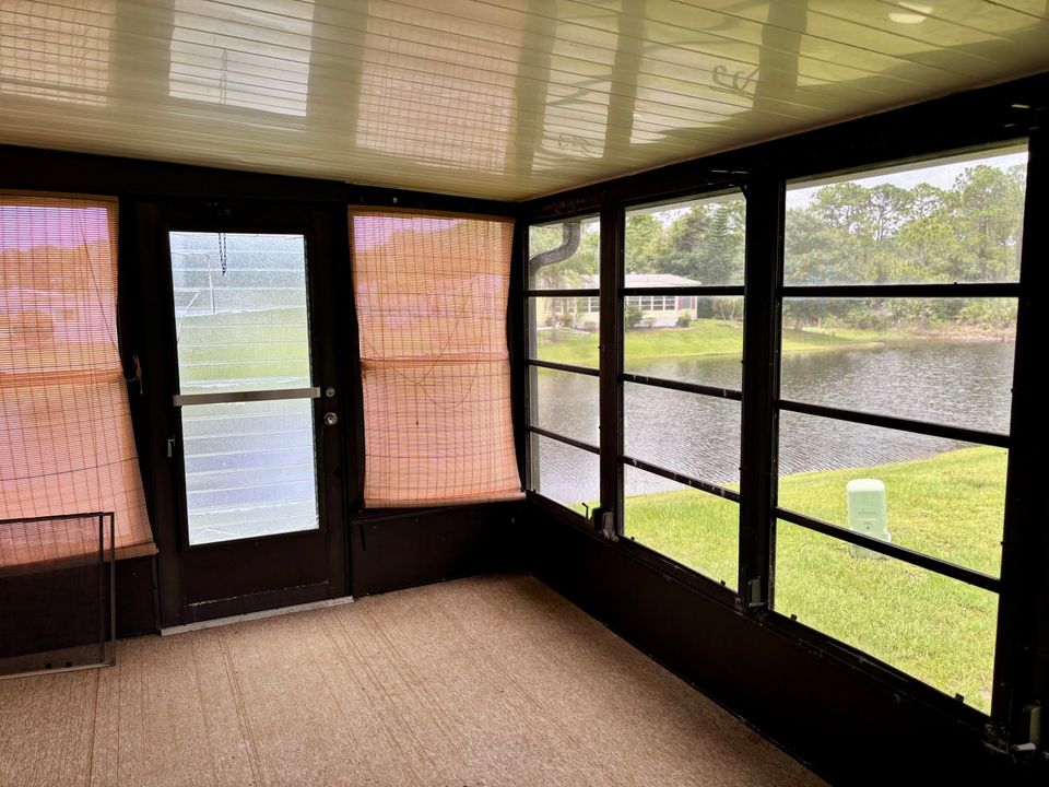 Active With Contract: $141,000 (2 beds, 2 baths, 962 Square Feet)