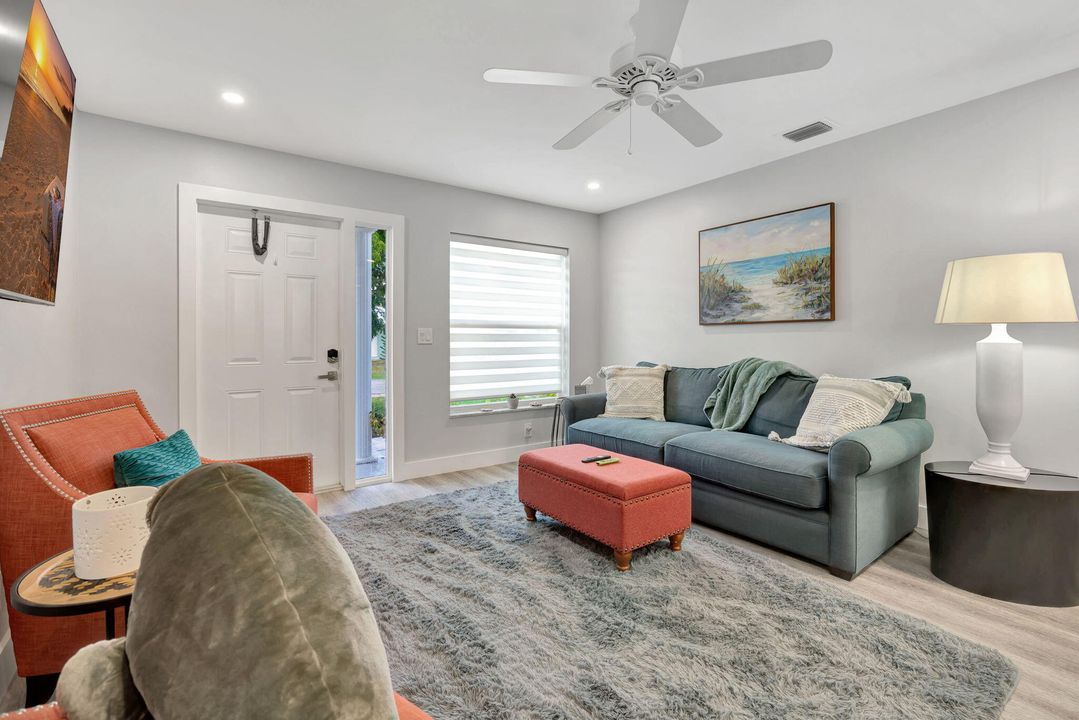 Под контрактом: $2,300 (2 спален, 1 ванн, 1013 Квадратных фут)