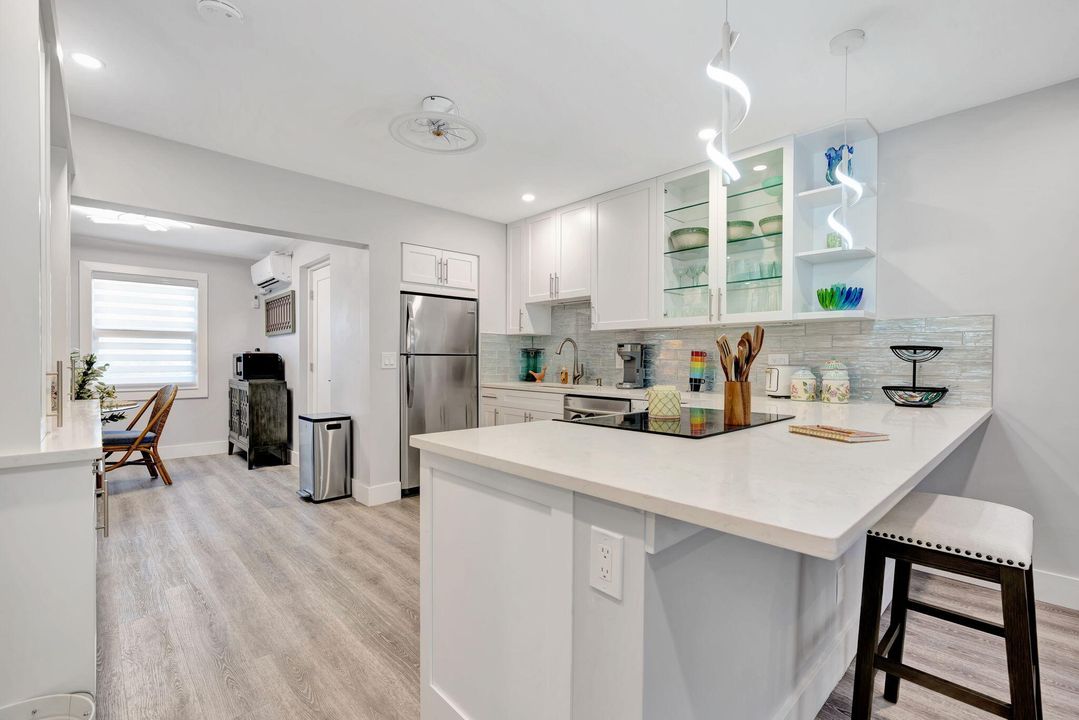 Под контрактом: $2,300 (2 спален, 1 ванн, 1013 Квадратных фут)