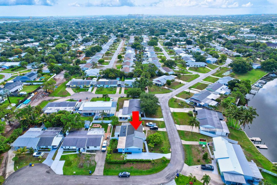 Под контрактом: $2,300 (2 спален, 1 ванн, 1013 Квадратных фут)