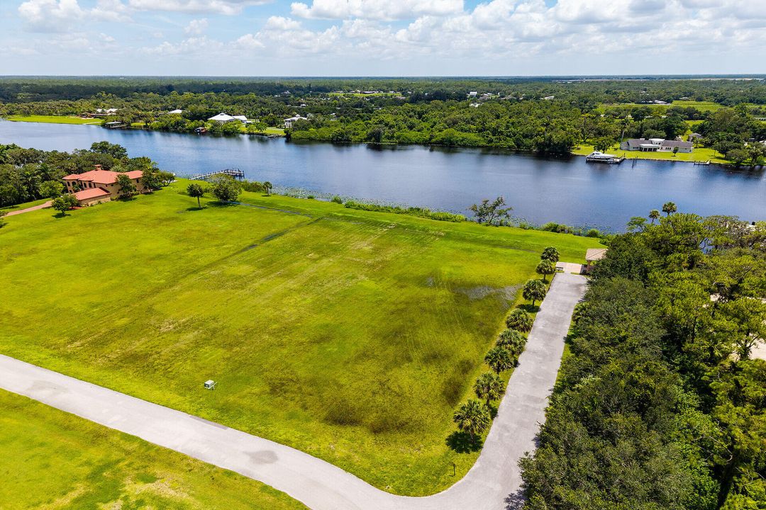 For Sale: $650,000 (3 beds, 3 baths, 2445 Square Feet)