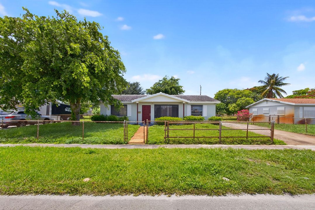 Recently Sold: $352,000 (3 beds, 2 baths, 1090 Square Feet)