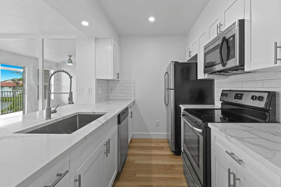 For Sale: $209,500 (1 beds, 1 baths, 502 Square Feet)