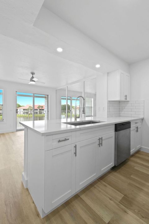 For Sale: $209,500 (1 beds, 1 baths, 502 Square Feet)