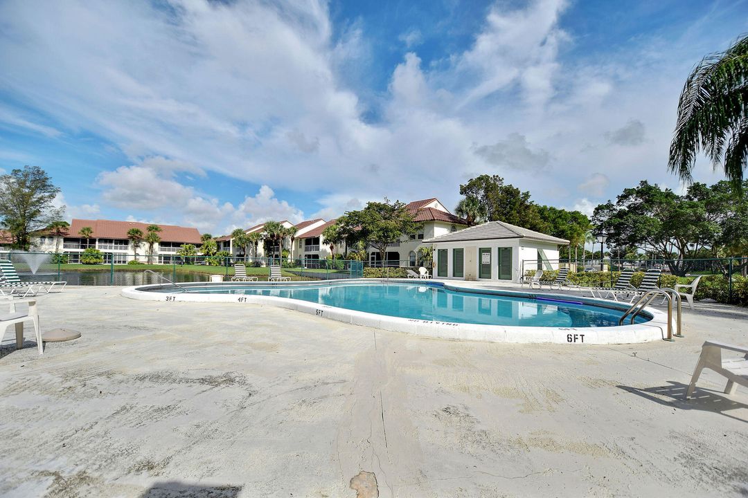 For Sale: $209,500 (1 beds, 1 baths, 502 Square Feet)