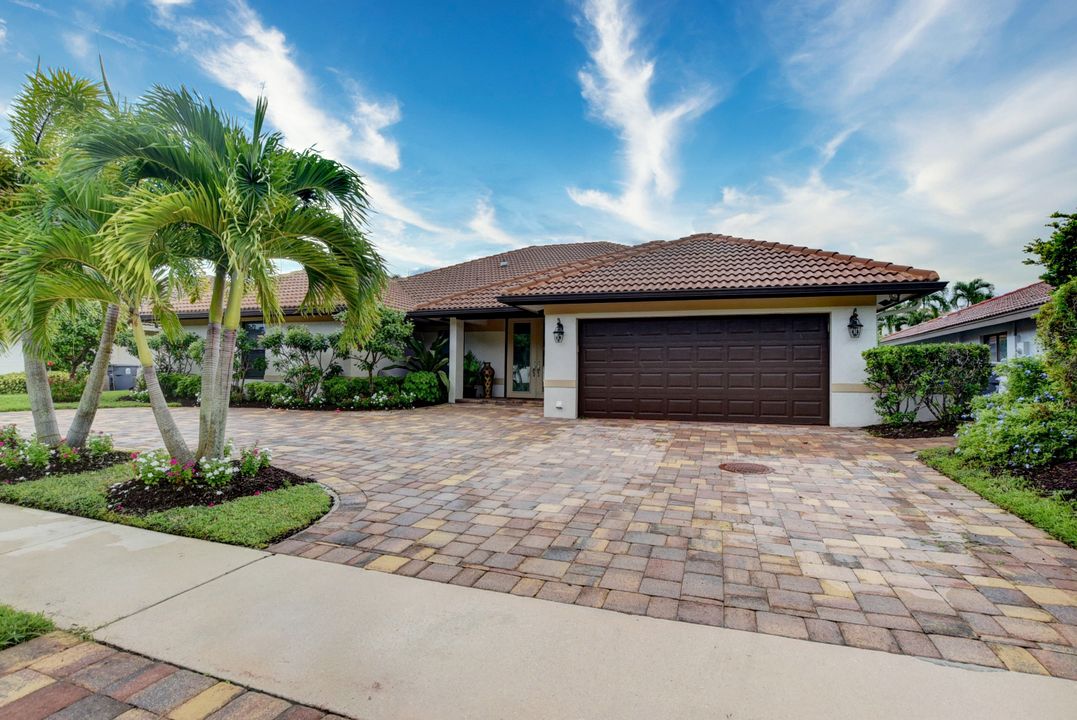 Recently Rented: $7,950 (5 beds, 4 baths, 2920 Square Feet)