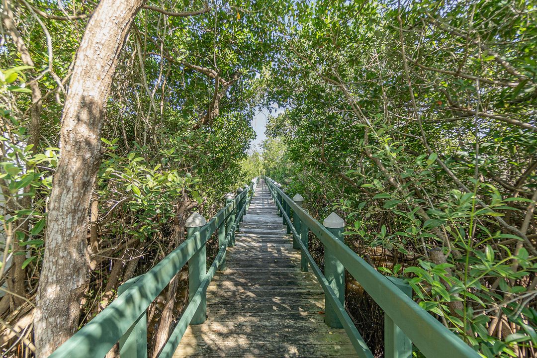 Active With Contract: $175,000 (2 beds, 2 baths, 1396 Square Feet)