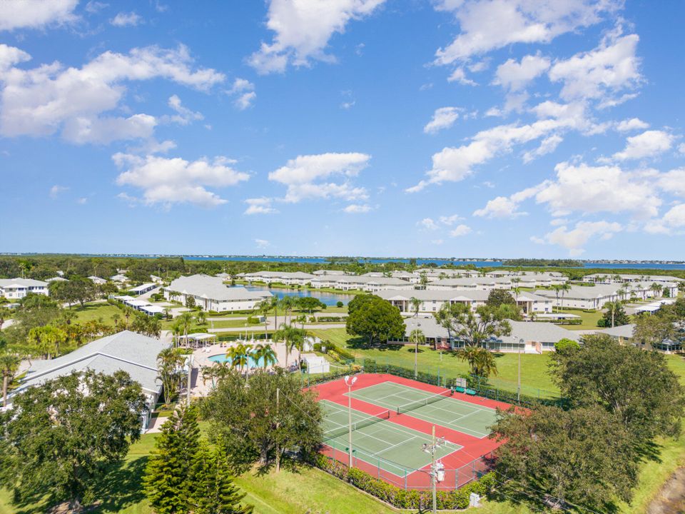 Active With Contract: $175,000 (2 beds, 2 baths, 1396 Square Feet)