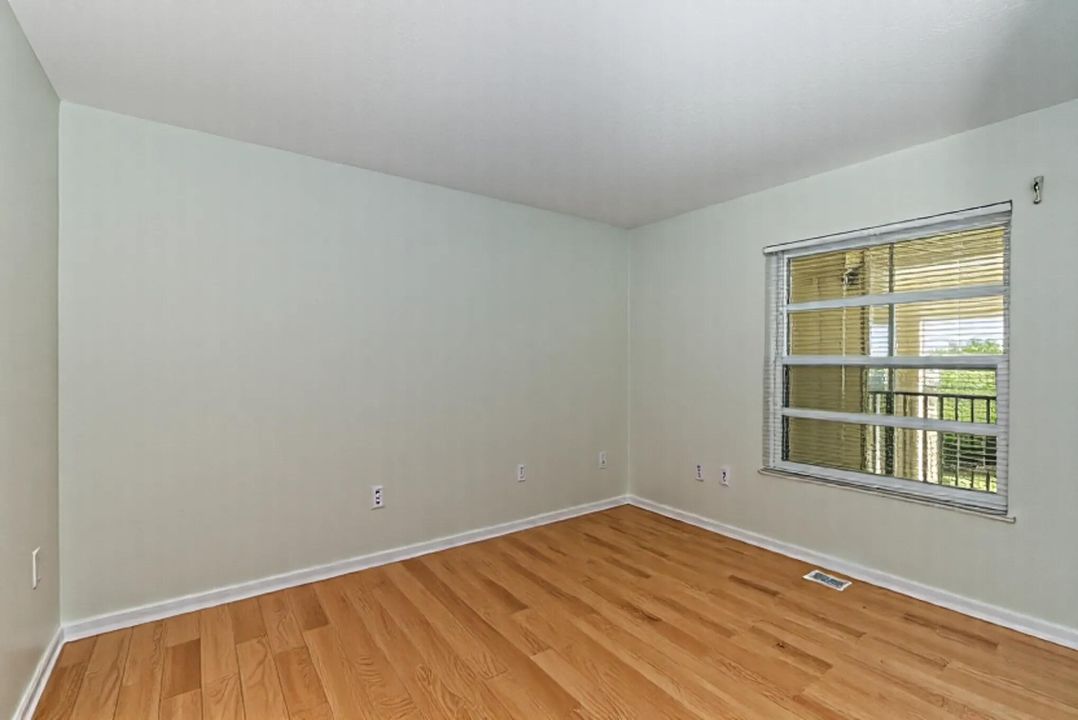 Active With Contract: $175,000 (2 beds, 2 baths, 1396 Square Feet)