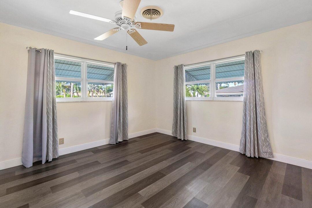 合同活跃: $1,196,898 (3 贝兹, 2 浴室, 1700 平方英尺)