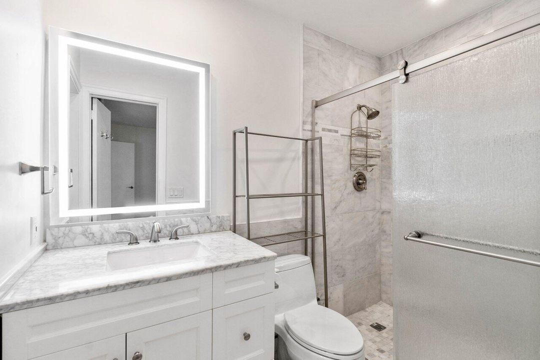 合同活跃: $1,196,898 (3 贝兹, 2 浴室, 1700 平方英尺)