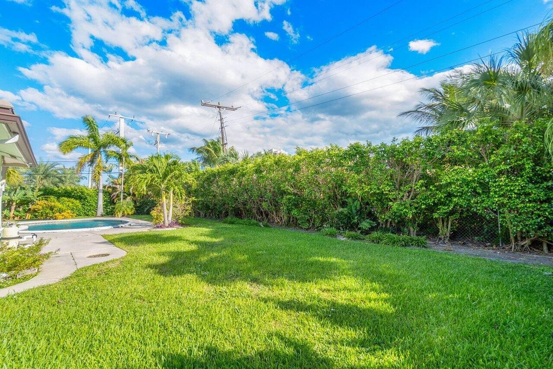 合同活跃: $1,196,898 (3 贝兹, 2 浴室, 1700 平方英尺)