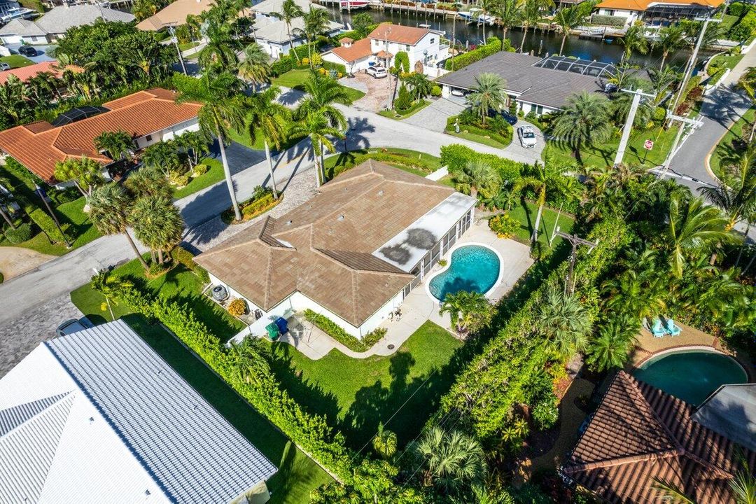 合同活跃: $1,196,898 (3 贝兹, 2 浴室, 1700 平方英尺)