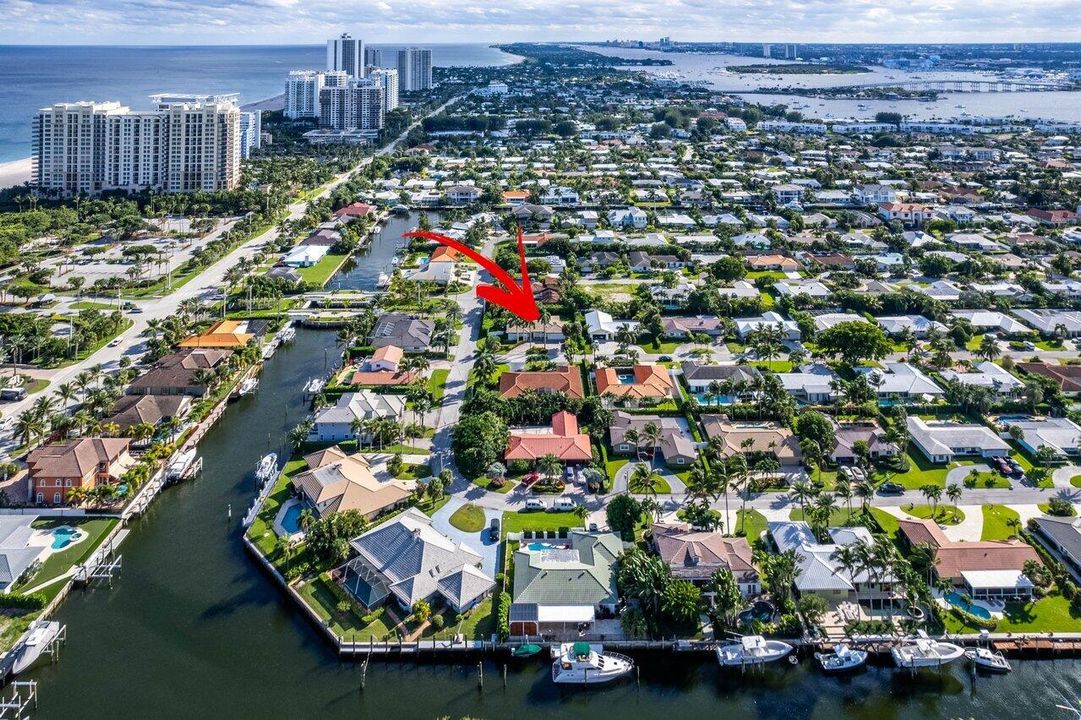 合同活跃: $1,196,898 (3 贝兹, 2 浴室, 1700 平方英尺)