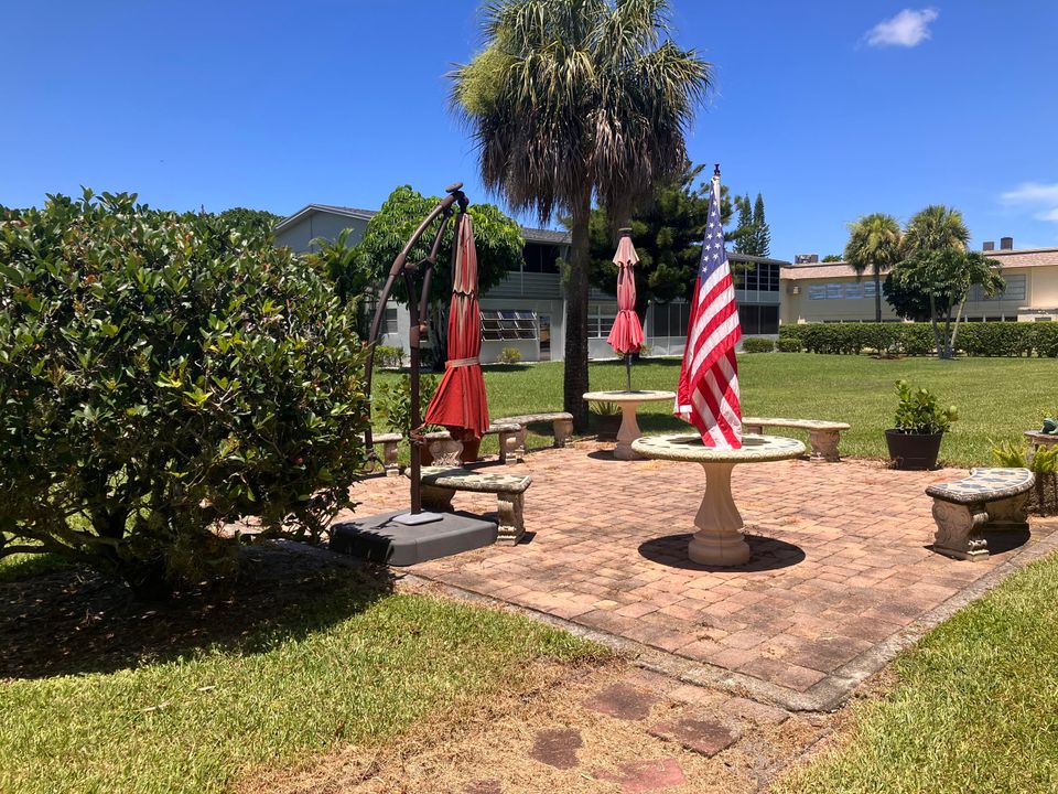 待售: $54,900 (1 贝兹, 1 浴室, 570 平方英尺)