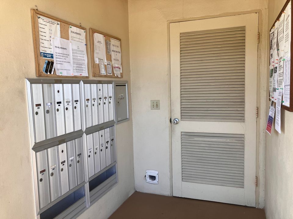 待售: $54,900 (1 贝兹, 1 浴室, 570 平方英尺)