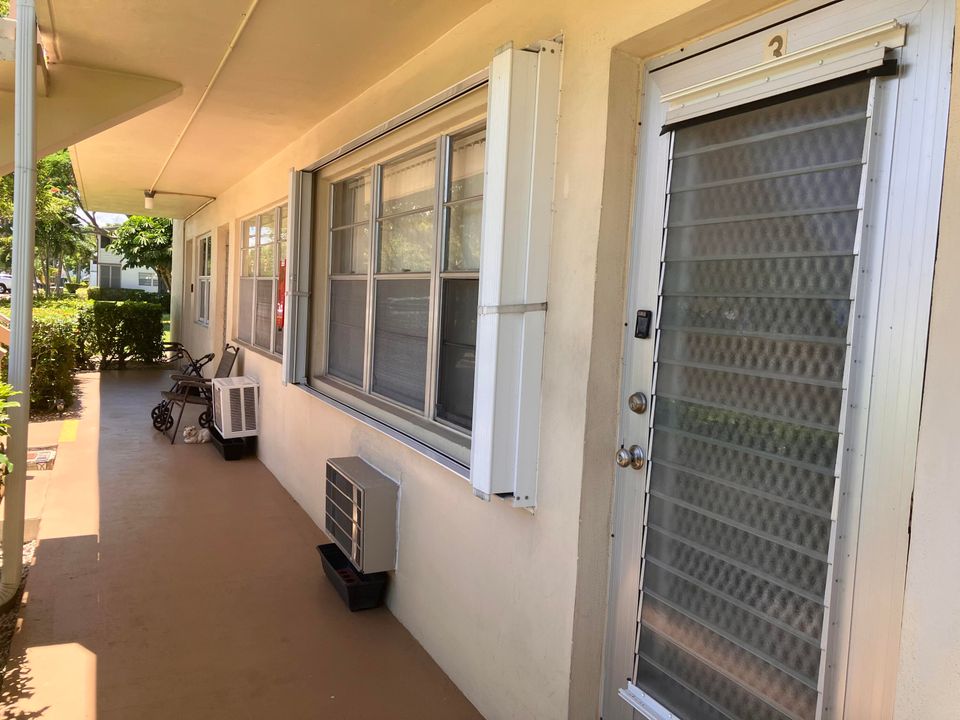 待售: $54,900 (1 贝兹, 1 浴室, 570 平方英尺)