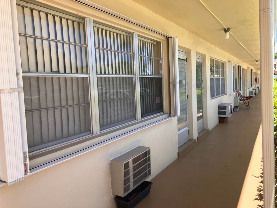 待售: $54,900 (1 贝兹, 1 浴室, 570 平方英尺)