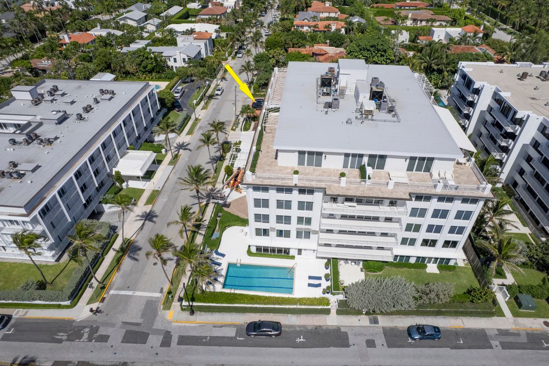 Active With Contract: $3,400,000 (2 beds, 2 baths, 2076 Square Feet)