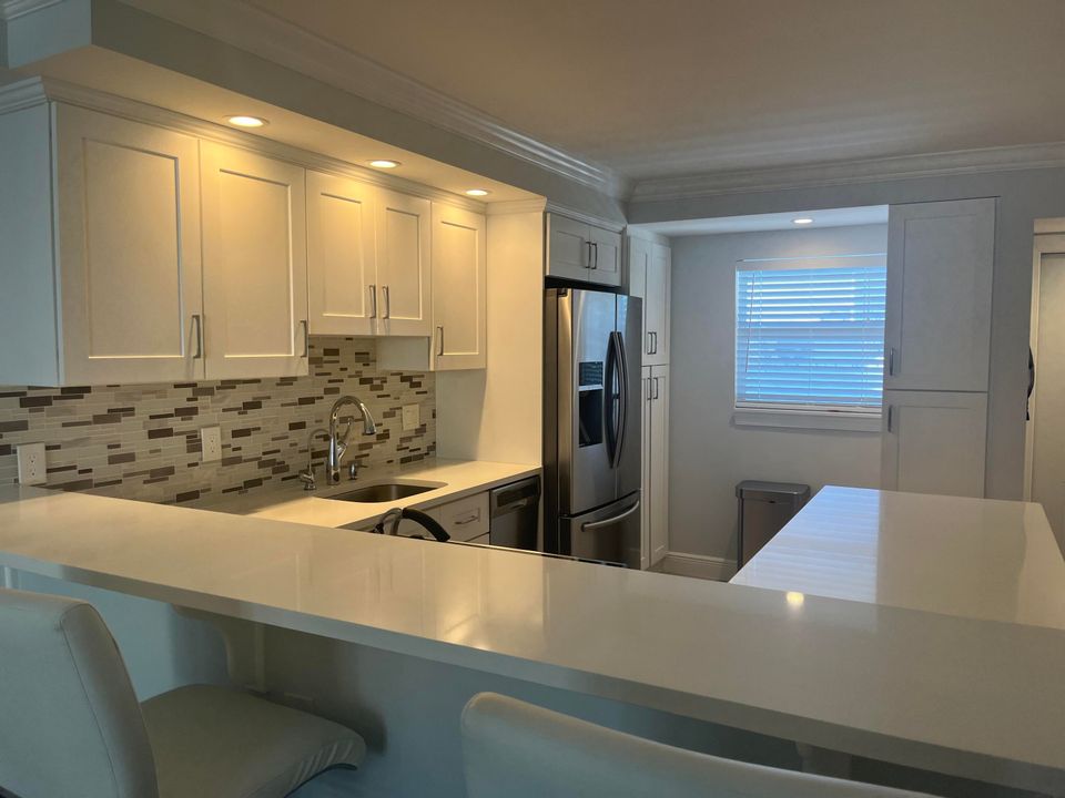 Activo con contrato: $4,000 (1 camas, 1 baños, 760 Pies cuadrados)