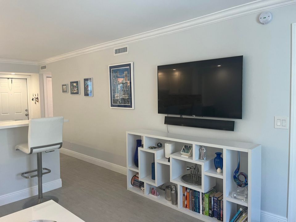 Activo con contrato: $4,000 (1 camas, 1 baños, 760 Pies cuadrados)