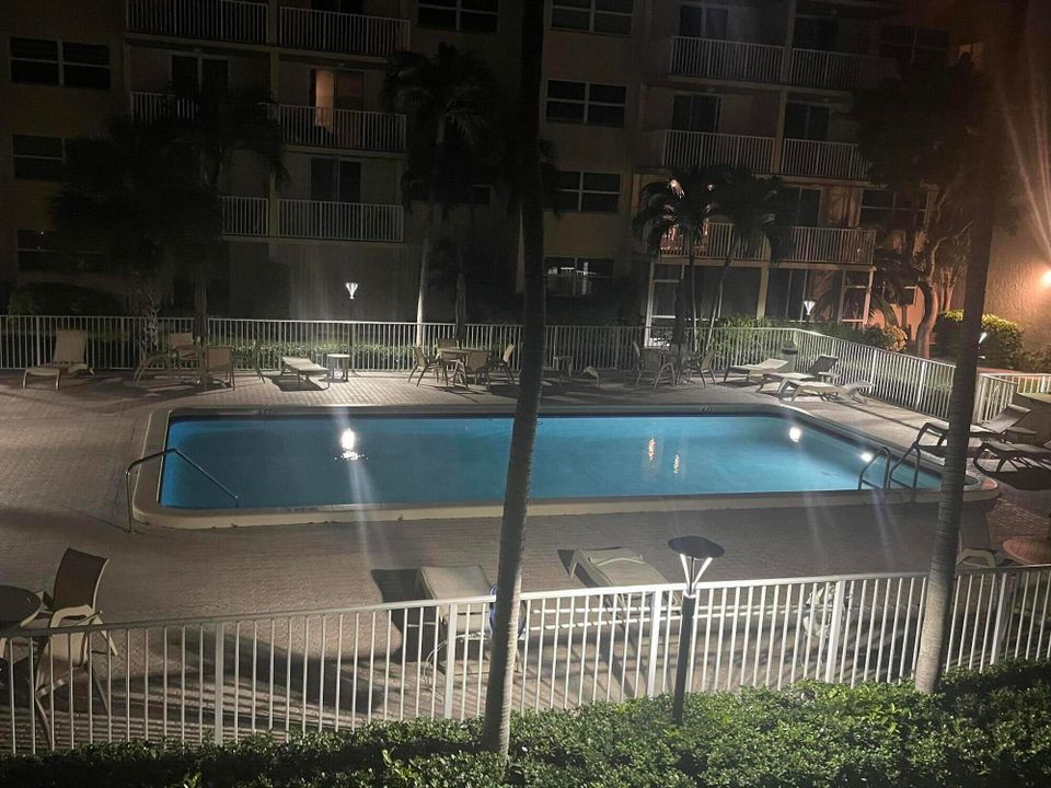 Activo con contrato: $4,000 (1 camas, 1 baños, 760 Pies cuadrados)