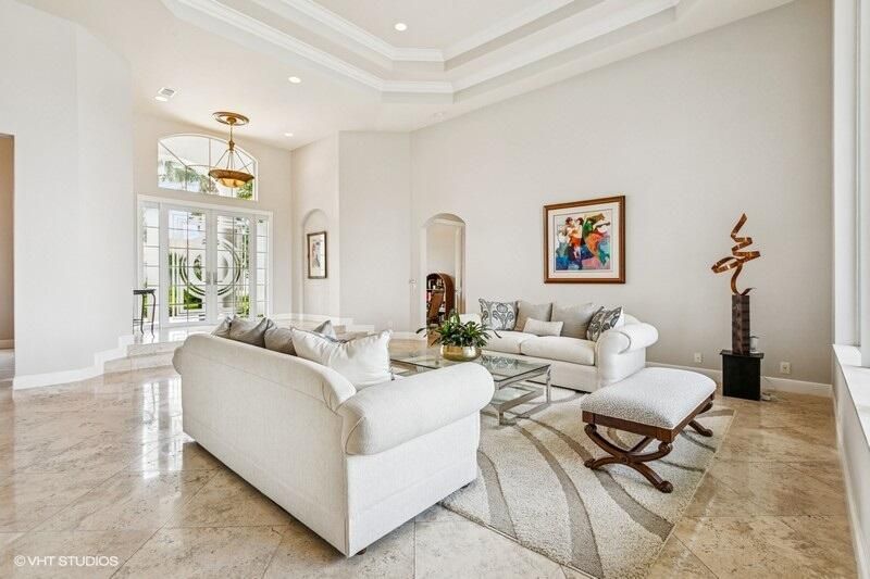 Active With Contract: $2,199,000 (4 beds, 4 baths, 4150 Square Feet)