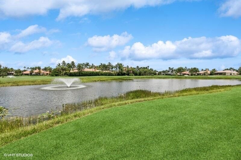 Active With Contract: $2,199,000 (4 beds, 4 baths, 4150 Square Feet)