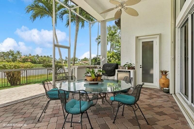 Active With Contract: $2,199,000 (4 beds, 4 baths, 4150 Square Feet)